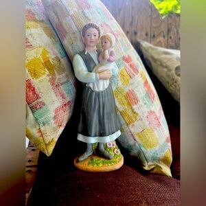 VTG HOMCO HOME INTERIOR  REBEKAH’S BABY AMISH LADY FIGURINE 14961